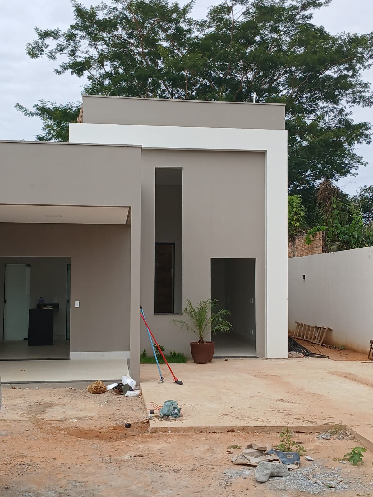 Fachada residencial reformada e finalizada